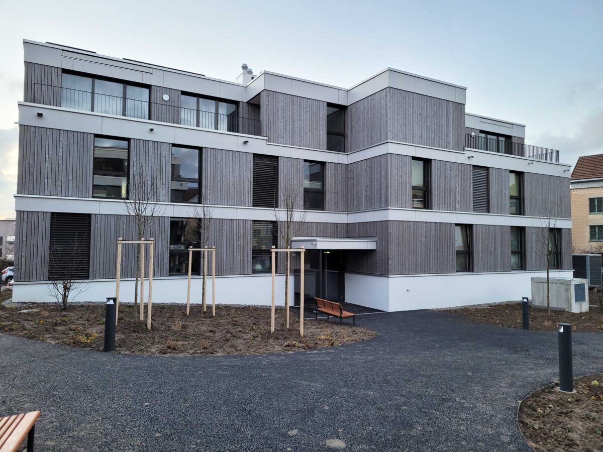 Wohnüberbauung Hofacher - Haus mit neuer Photovoltaikanlage
