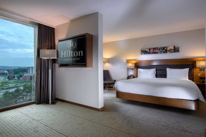 Hotel Hilton Zürich Airport Zimmer mit toller Belichtung